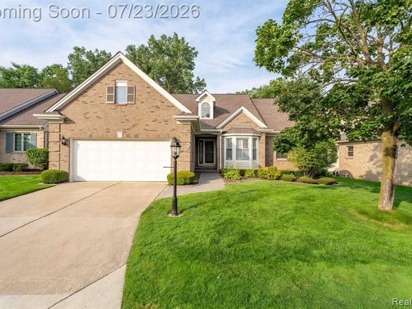 62910 Walker Court, Washington Twp, MI 48094