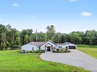 4086 W Commerce Road, Milford Twp, MI 48380