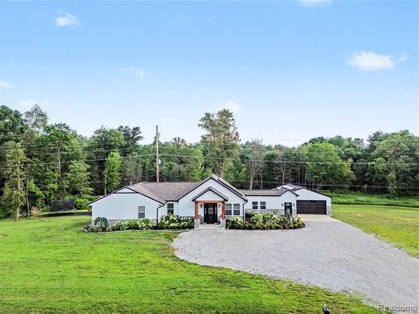 4086 W Commerce Road, Milford Twp, MI 48380