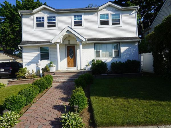 738 Decatur Street , Uniondale, NY 11553