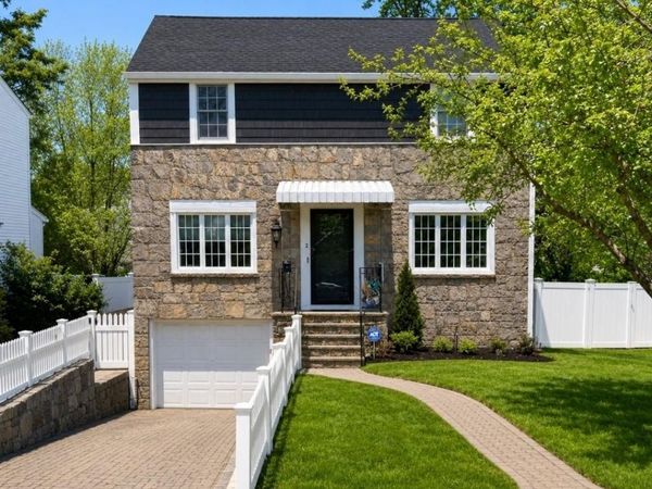 2 Meadow Lane, New Rochelle, NY 10805