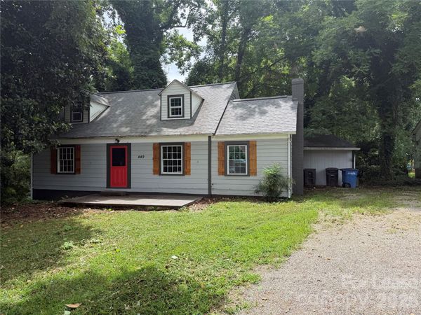 449 N Center Street , Statesville, NC 28677