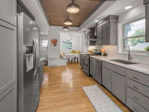 1031 Saint Clair Avenue, Saint Paul, MN 55105