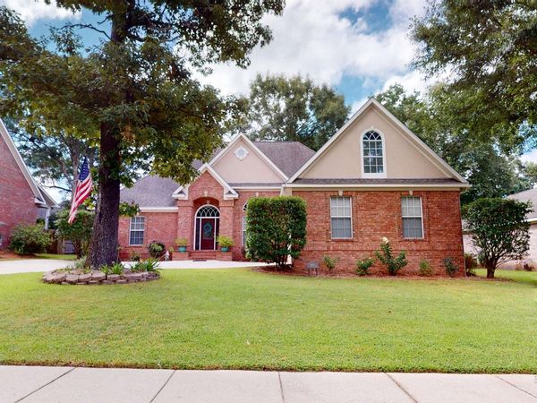 6627 Lubarrett Way, Mobile, AL 36695