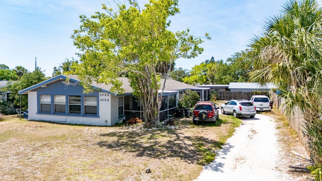 2034 Pine Terrace , Sarasota, FL 34231 Main Photo