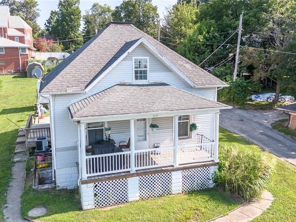 619 W Randolph Street , Vandalia, IL 62471
