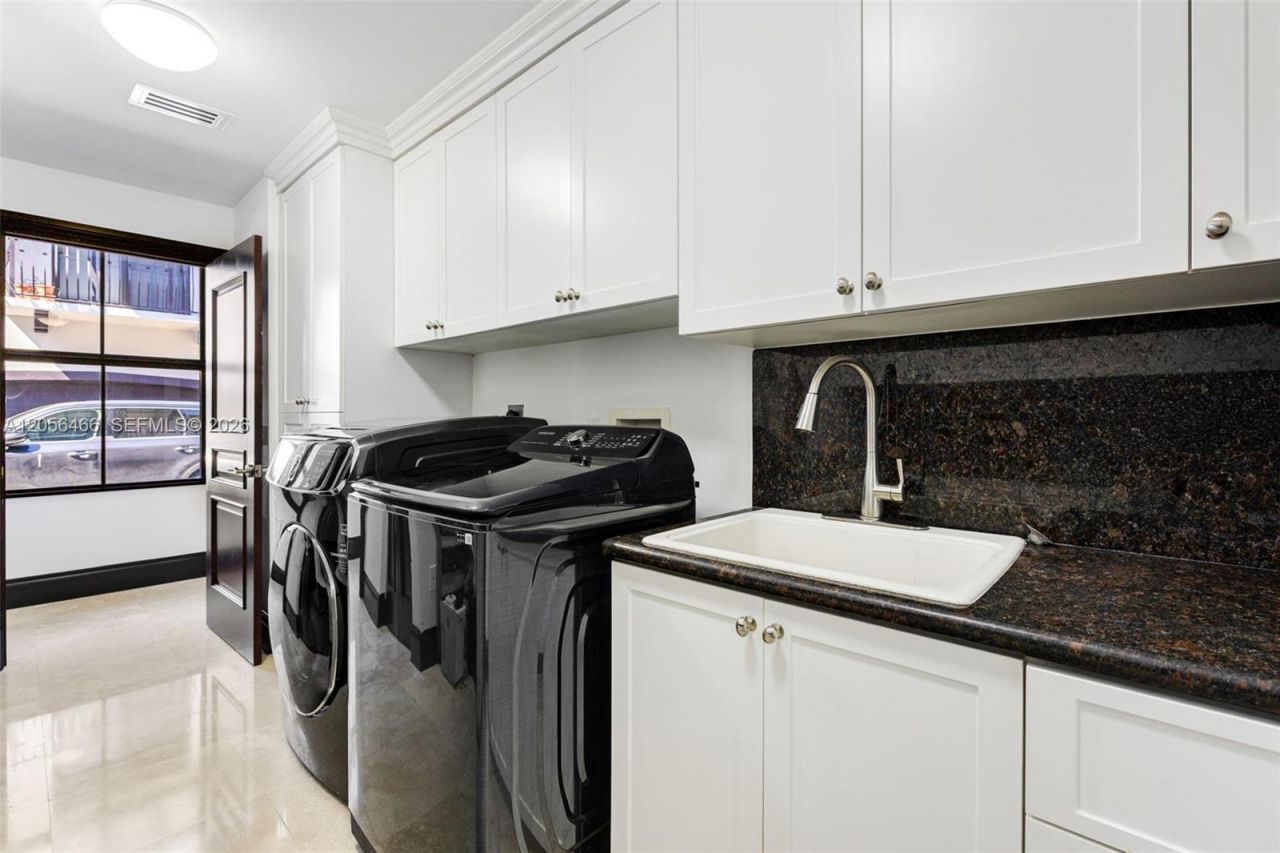 3020 Mcdonald St , Unit 22, Miami, FL 33133 Photo