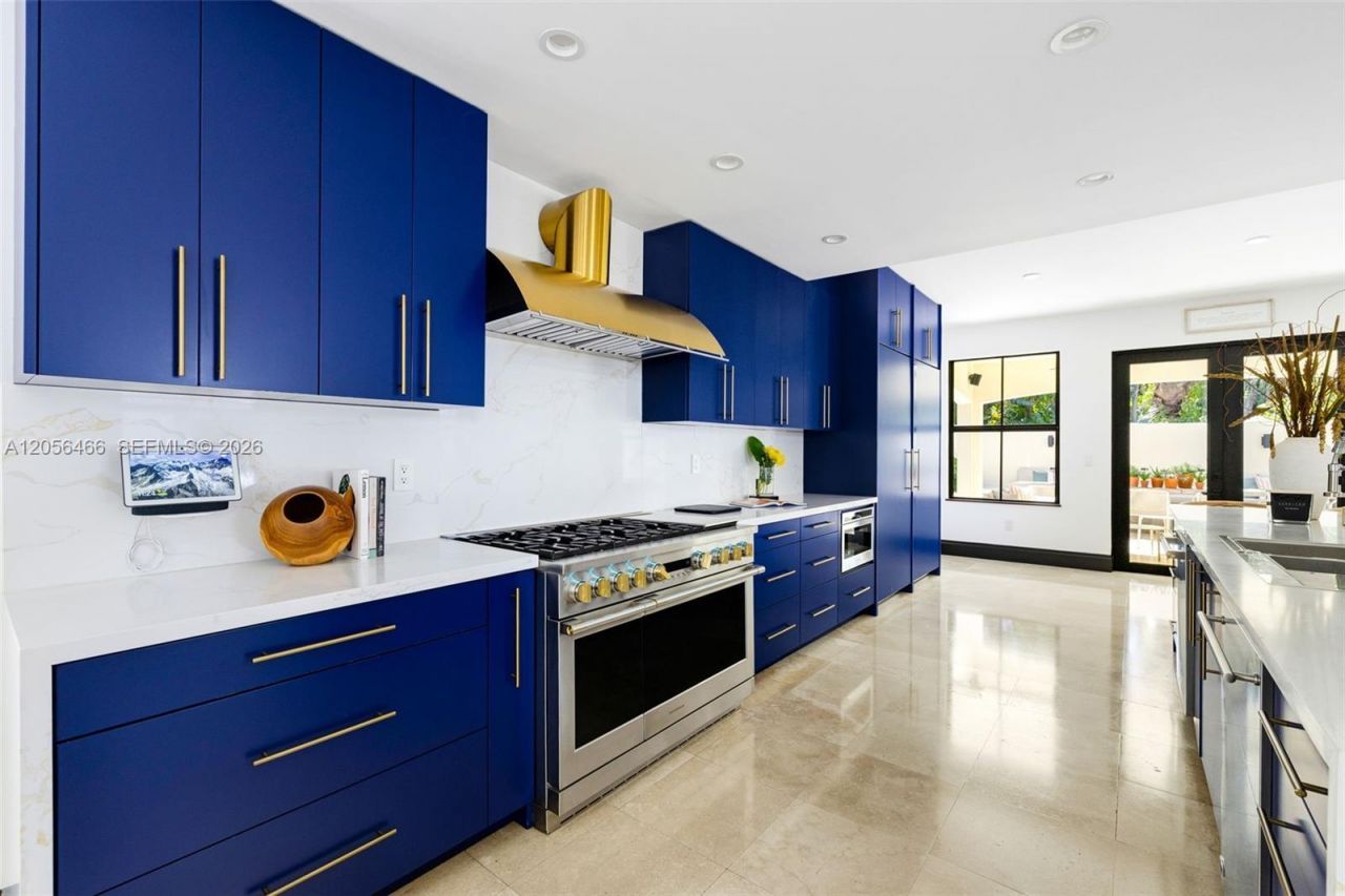 3020 Mcdonald St , Unit 22, Miami, FL 33133 Photo
