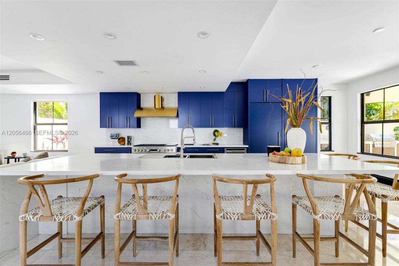 3020 Mcdonald St , Unit 22, Miami, FL 33133 Photo