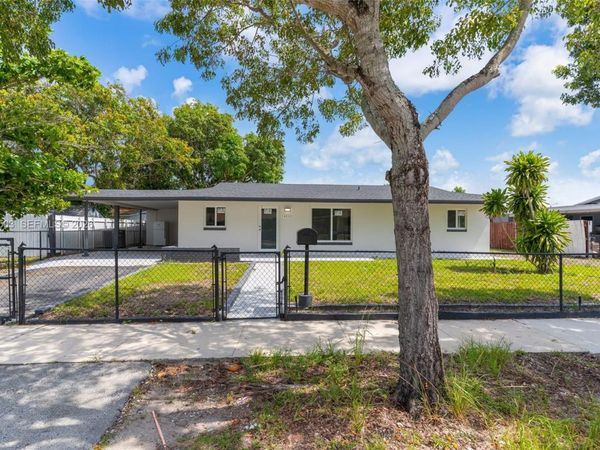 4513 NW 203rd Ter , Miami Gardens, FL 33055