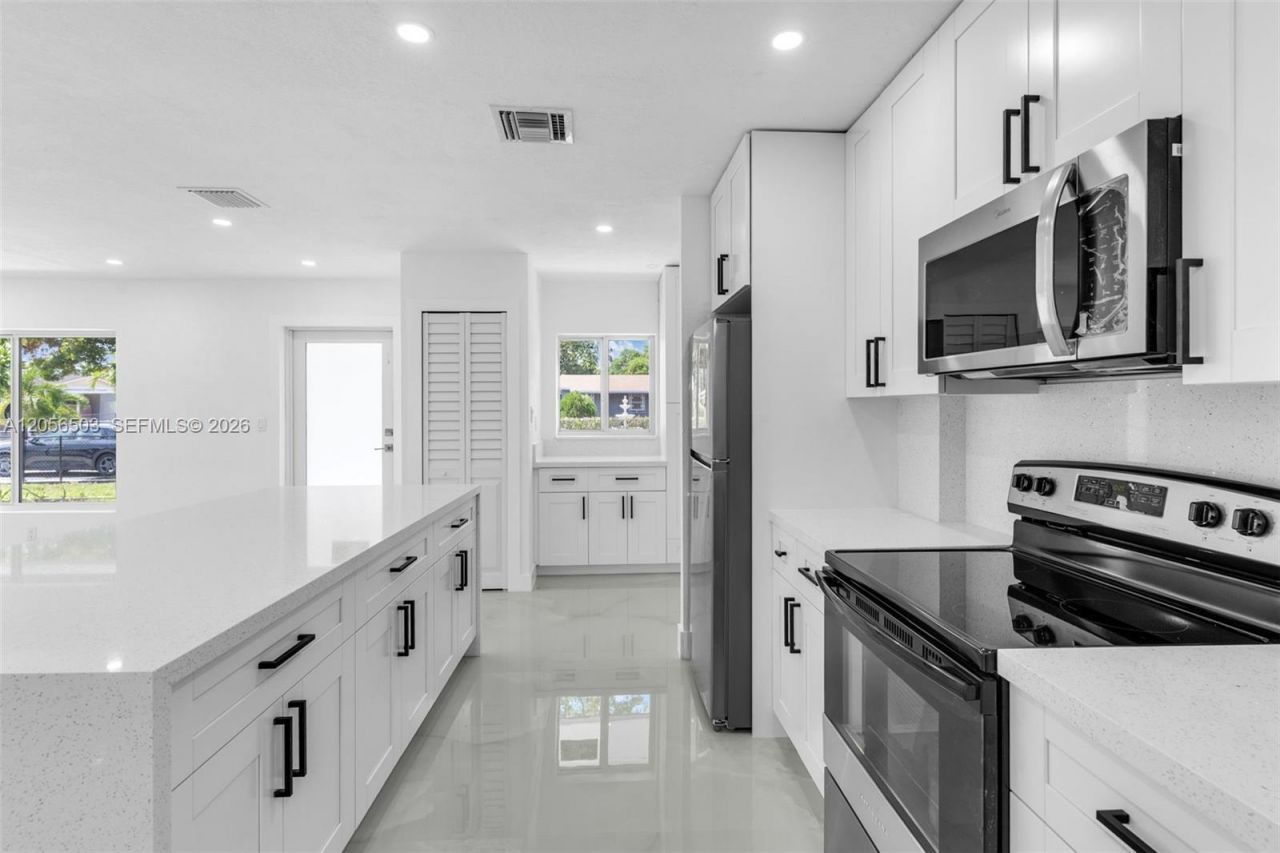 4513 NW 203rd Ter, Miami Gardens, FL 33055 Photo
