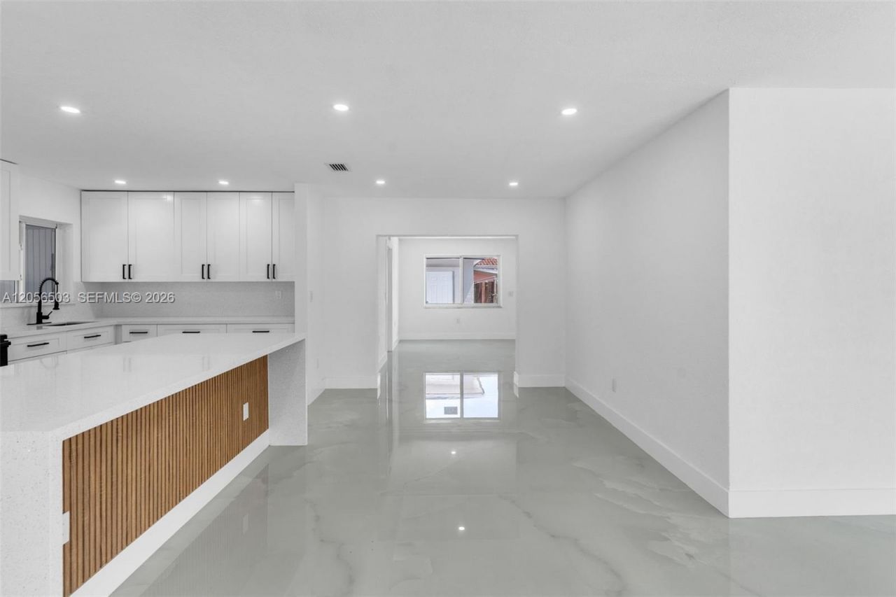 4513 NW 203rd Ter, Miami Gardens, FL 33055 Photo