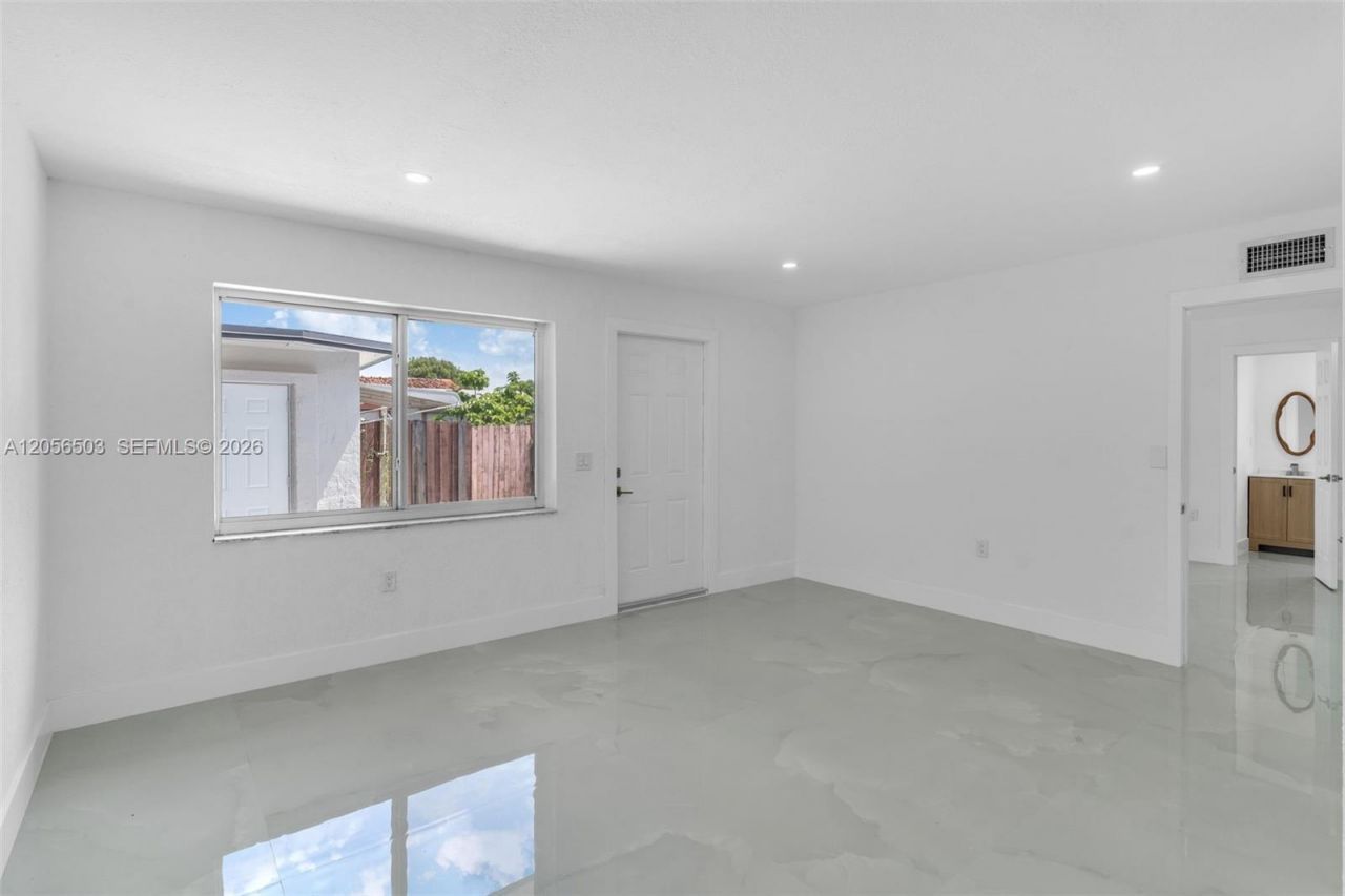 4513 NW 203rd Ter, Miami Gardens, FL 33055 Photo