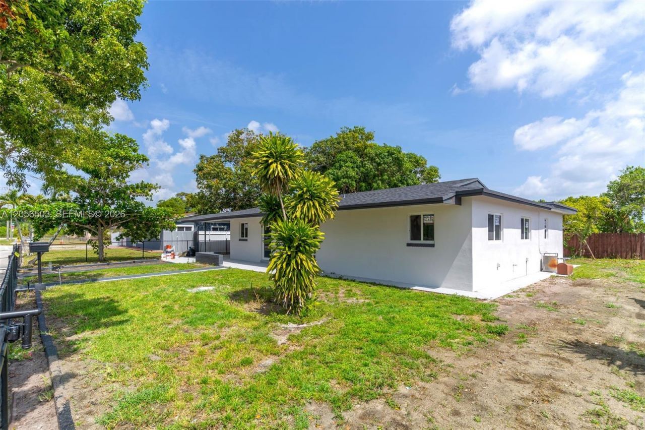 4513 NW 203rd Ter, Miami Gardens, FL 33055 Photo