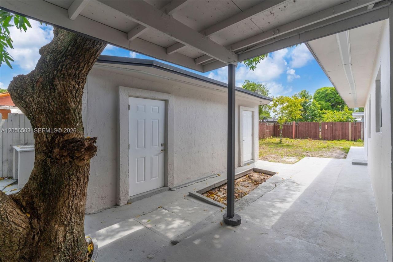 4513 NW 203rd Ter, Miami Gardens, FL 33055 Photo