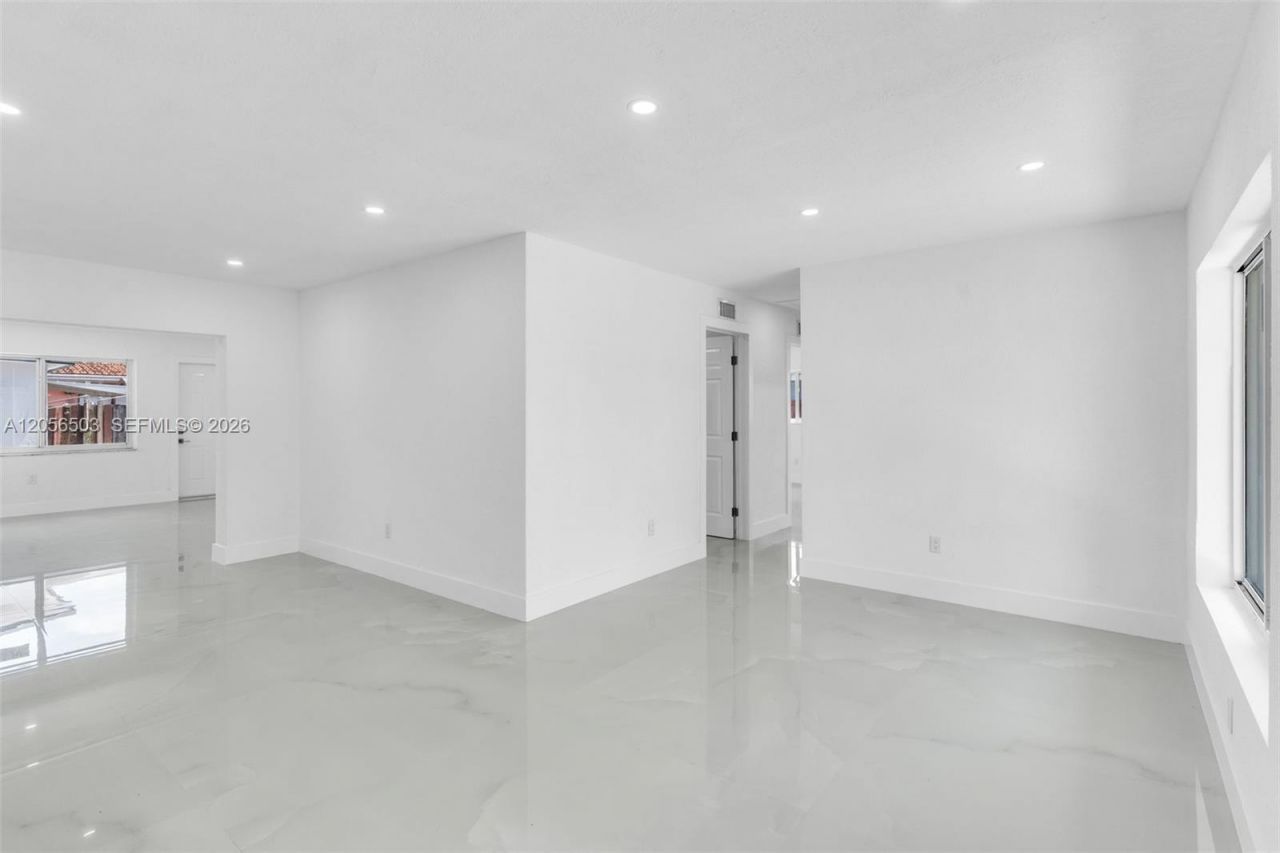 4513 NW 203rd Ter, Miami Gardens, FL 33055 Photo