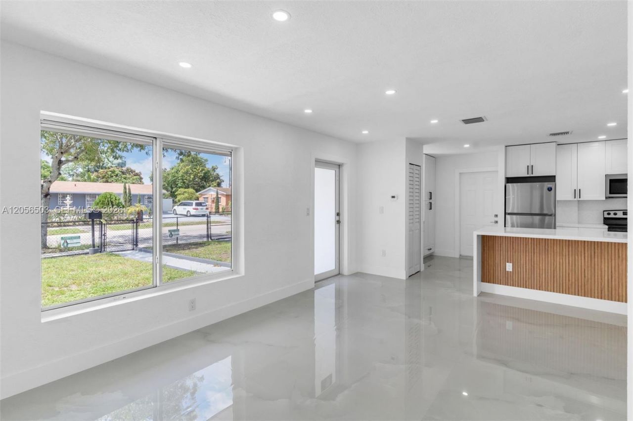 4513 NW 203rd Ter, Miami Gardens, FL 33055 Photo
