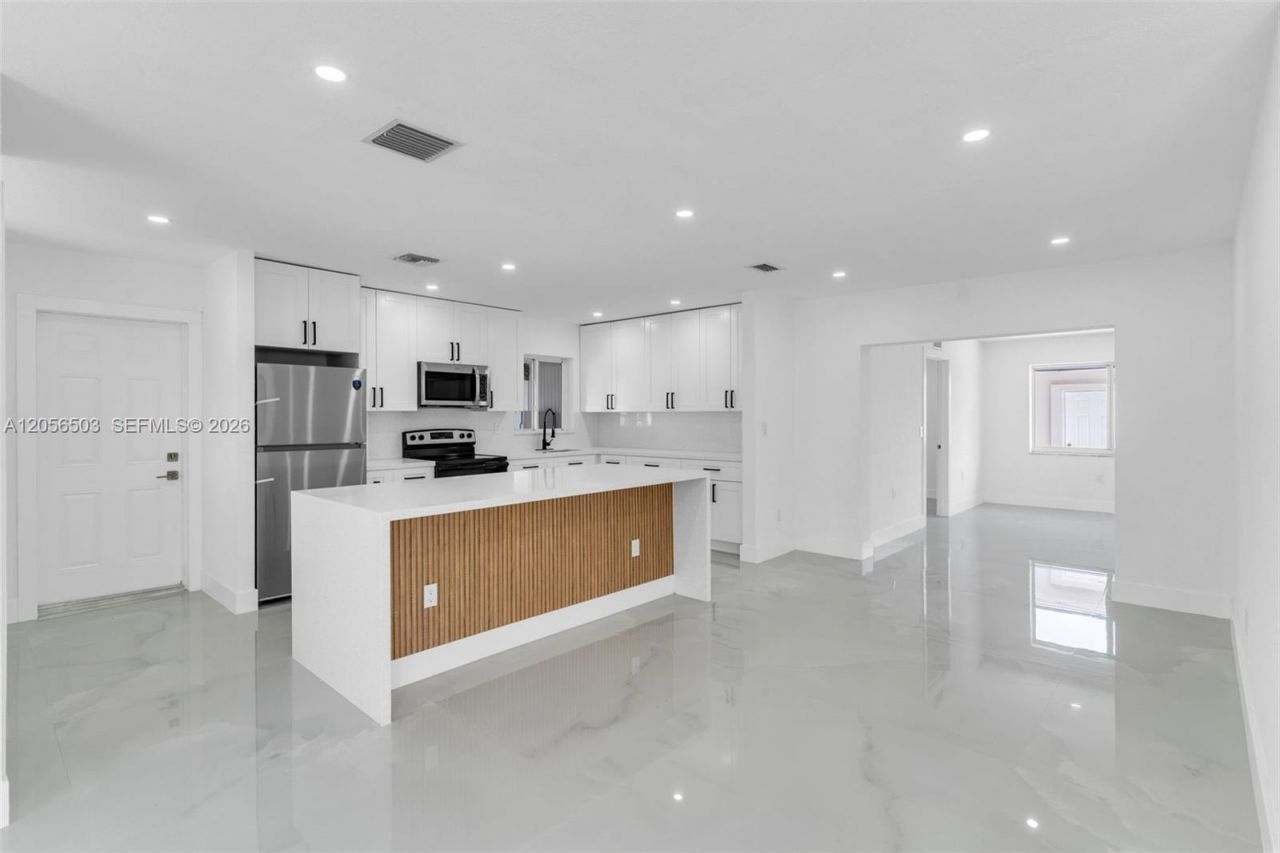 4513 NW 203rd Ter, Miami Gardens, FL 33055 Photo