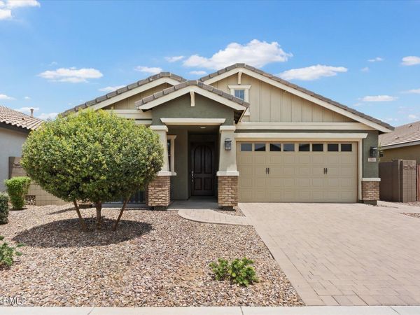 2846 W NEW RIVER Drive, San Tan Valley, AZ 85144