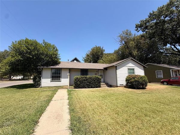 718 Crescent Street, Denton, TX 76201