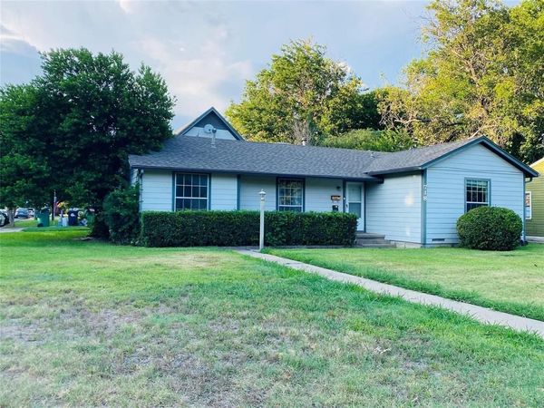 718 Crescent Street , Denton, TX 76201