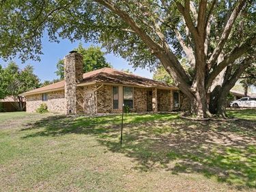 4801 Applewood Road, Fort Worth, TX 76133