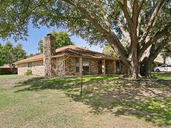 4801 Applewood Road , Fort Worth, TX 76133
