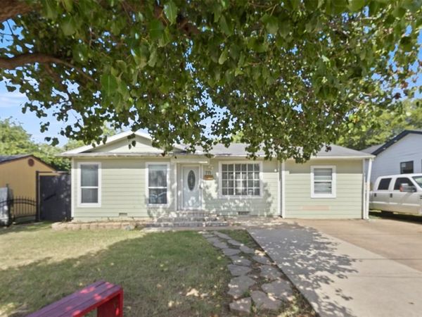 711 Hilltop Drive , Irving, TX 75060