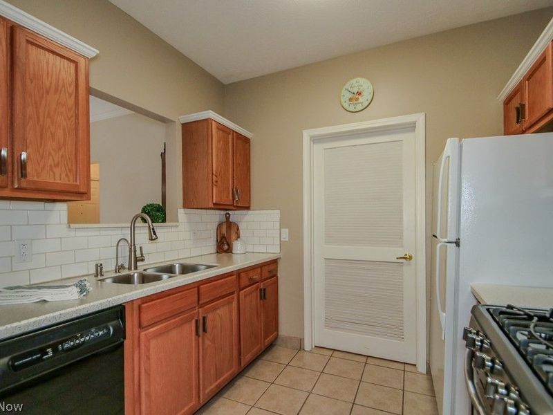 9683 Sylvan Lane, Mentor, OH 44060 Photo 13