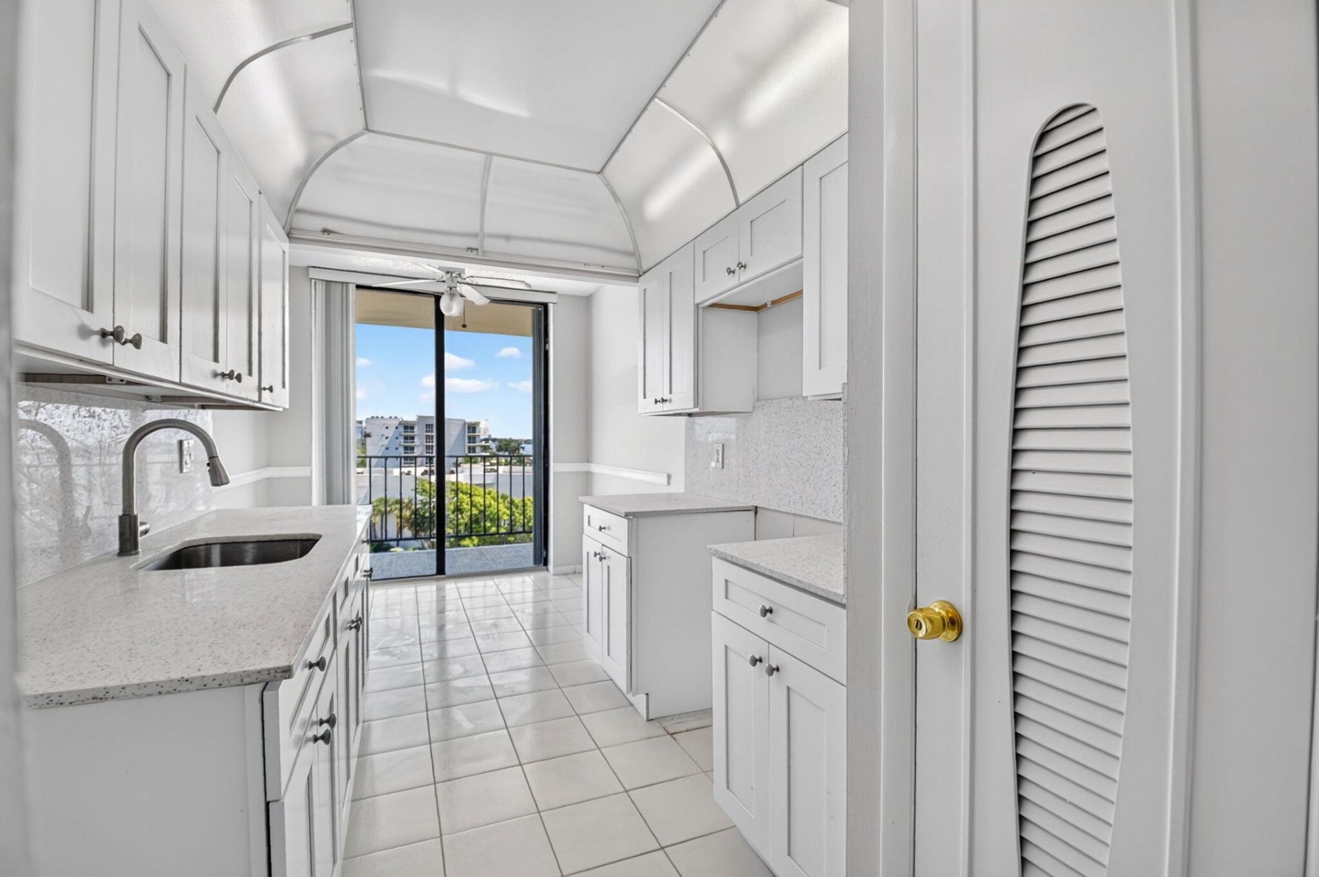 3800 Washington Road, Unit 708, West Palm Beach, FL 33405 Photo