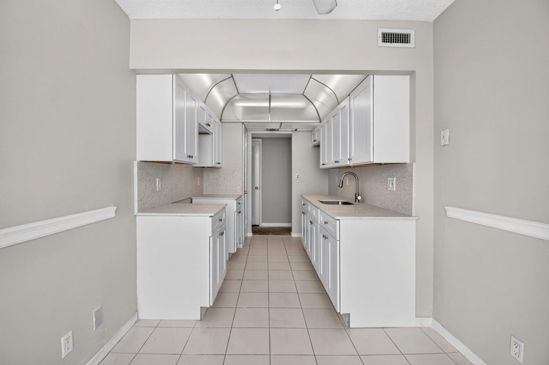 3800 Washington Road, Unit 708, West Palm Beach, FL 33405 Photo