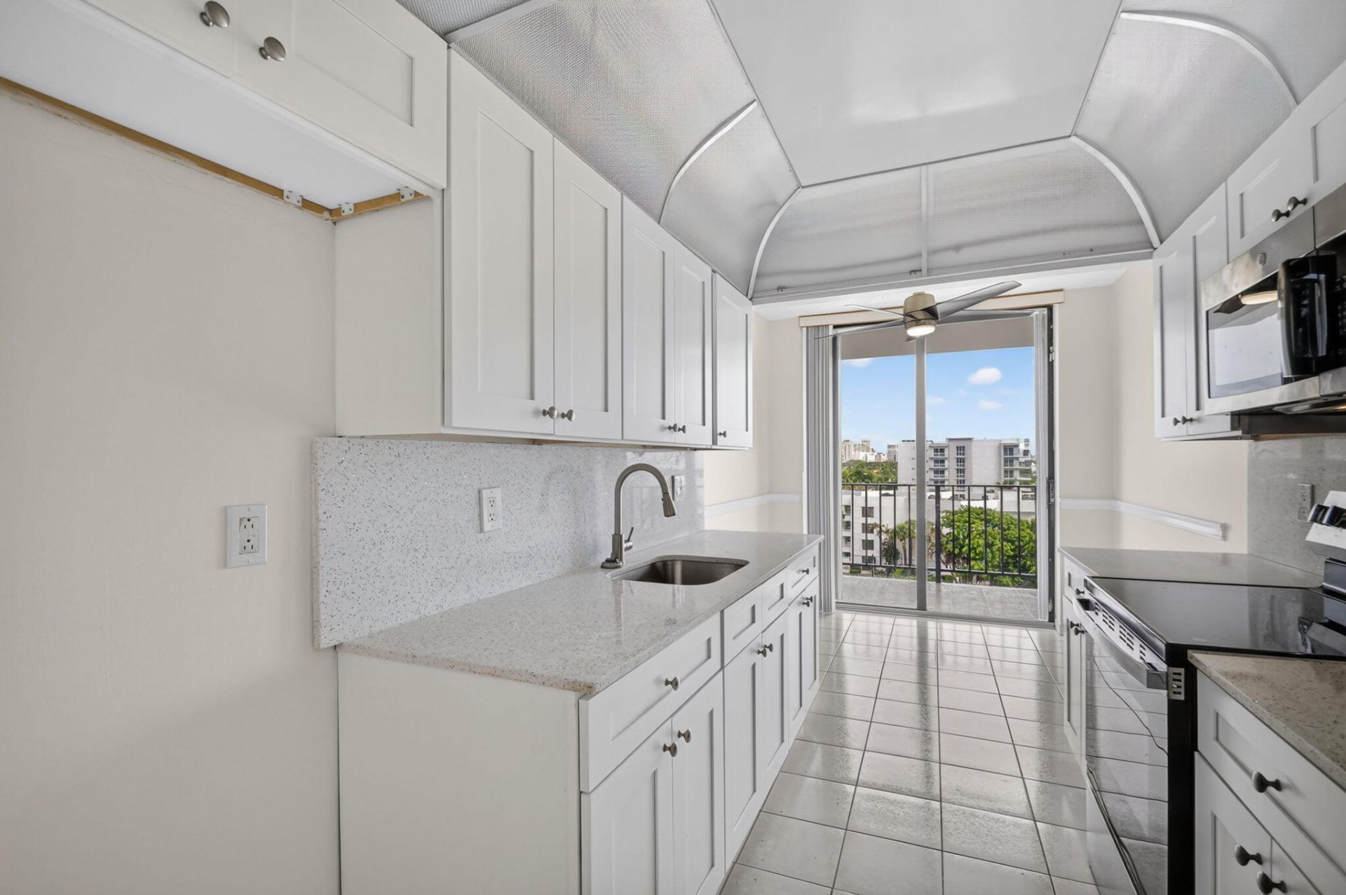 3800 Washington Road, Unit 708, West Palm Beach, FL 33405 Photo