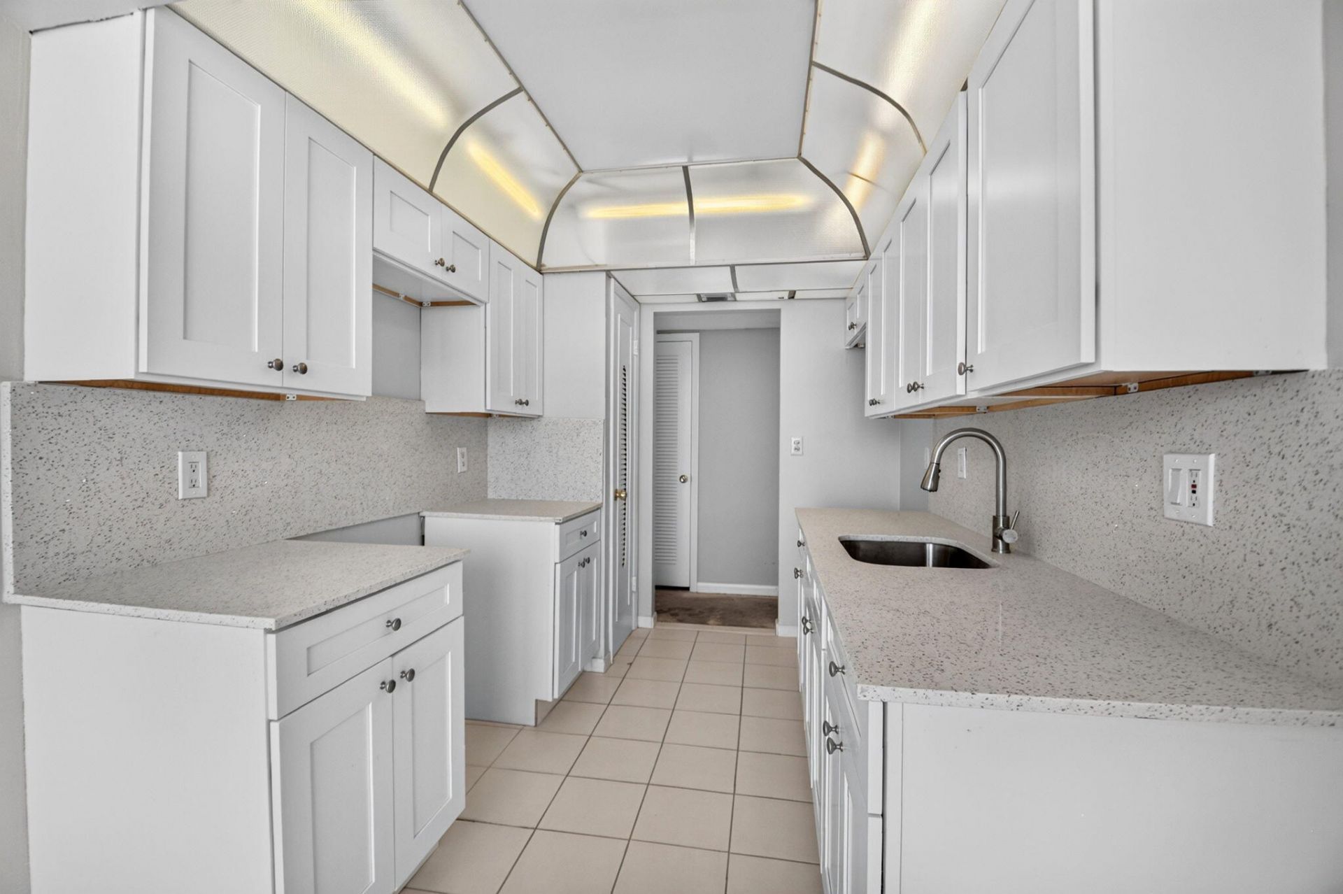 3800 Washington Road, Unit 708, West Palm Beach, FL 33405 Photo