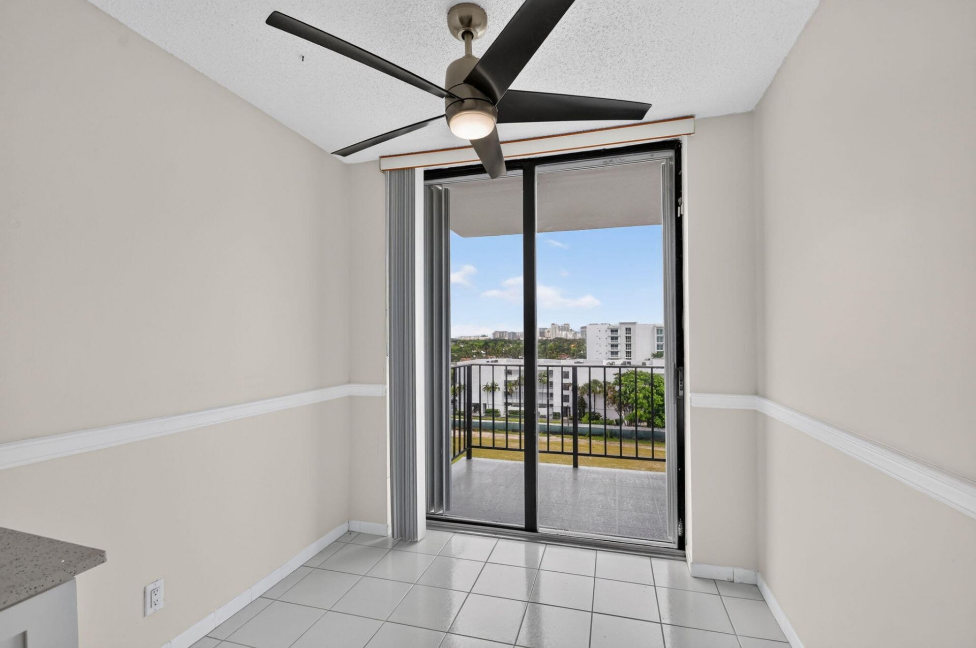 3800 Washington Road, Unit 708, West Palm Beach, FL 33405 Photo