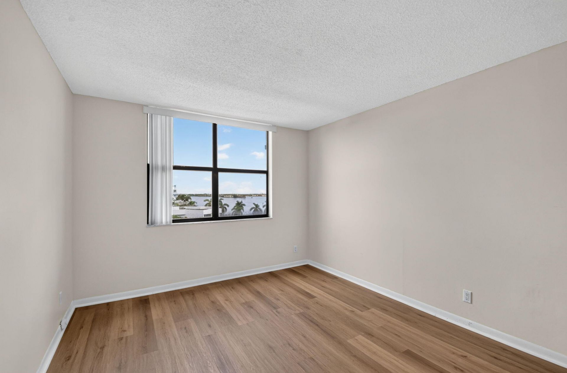 3800 Washington Road, Unit 708, West Palm Beach, FL 33405 Photo