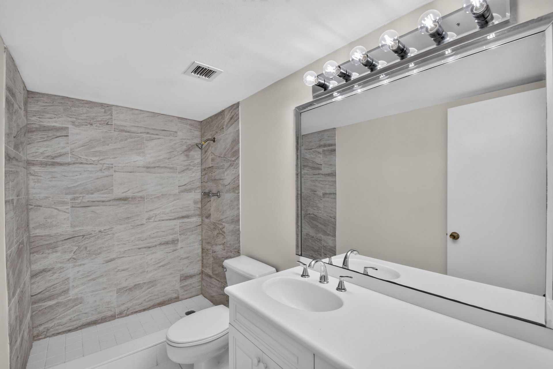 3800 Washington Road, Unit 708, West Palm Beach, FL 33405 Photo