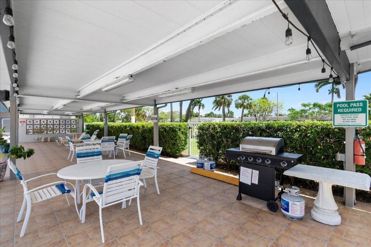 2521 Emory Drive W, Unit H, West Palm Beach, FL 33415 Photo