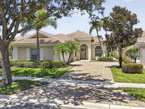 8704 Oldham Way, Palm Beach Gardens, FL 33412