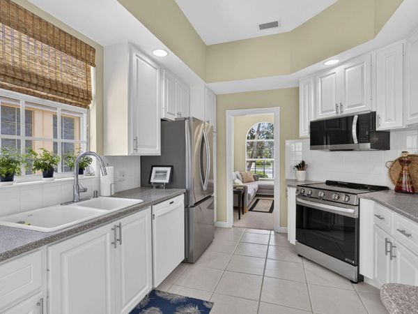 8704 Oldham Way, Palm Beach Gardens, FL 33412