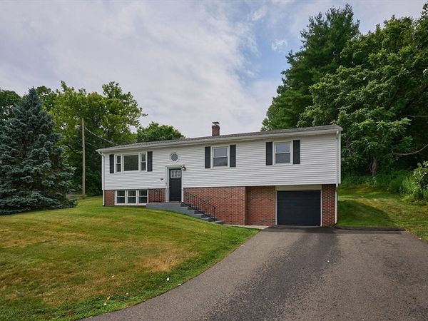 194 Pleasant St, East Longmeadow, MA 01028
