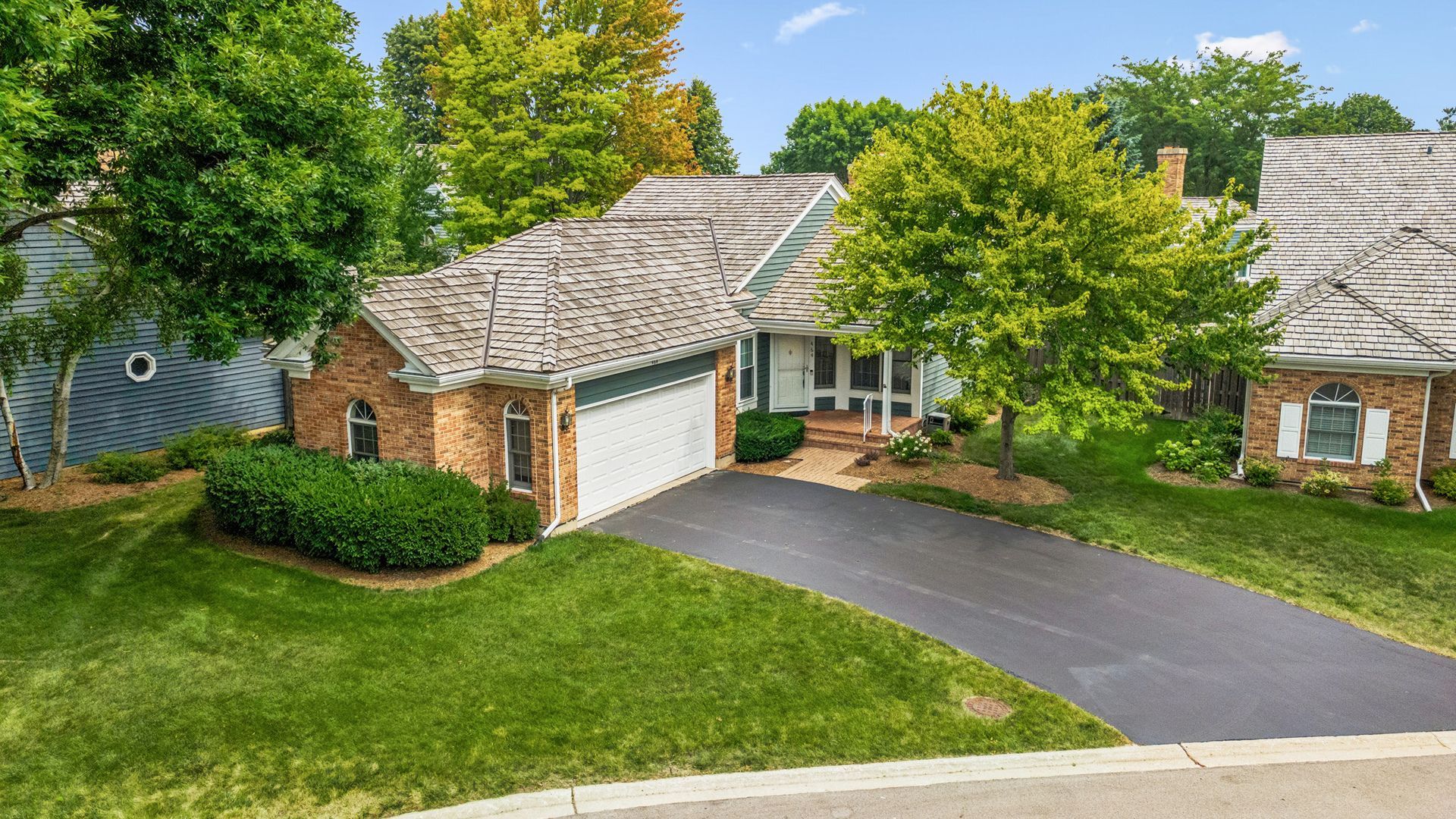 464 Park Barrington Drive , Barrington, IL 60010