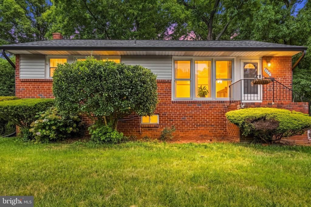 8408 CARROLLTON PARKWAY, HYATTSVILLE, MD 20784