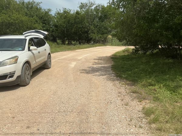000 Medina, Bandera, TX 78003