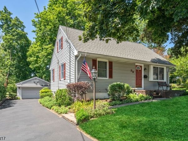 29 Giannone Rd, Wayne, NJ 07470
