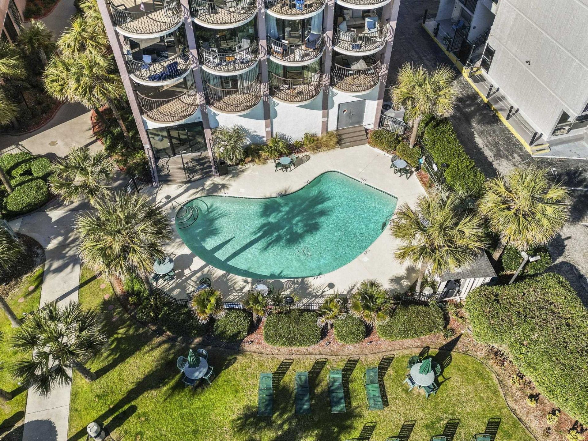 2500 N Ocean Blvd.  Photo 40