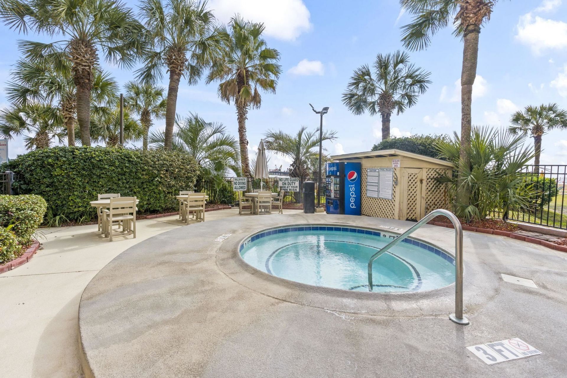 2500 N Ocean Blvd.  Photo 42