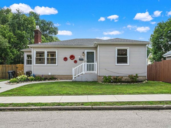 380 Glen Oak Street, Dubuque, IA 52001