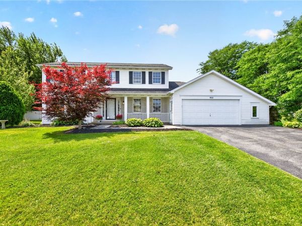 953 Dibbles Trl , Webster, NY 14580