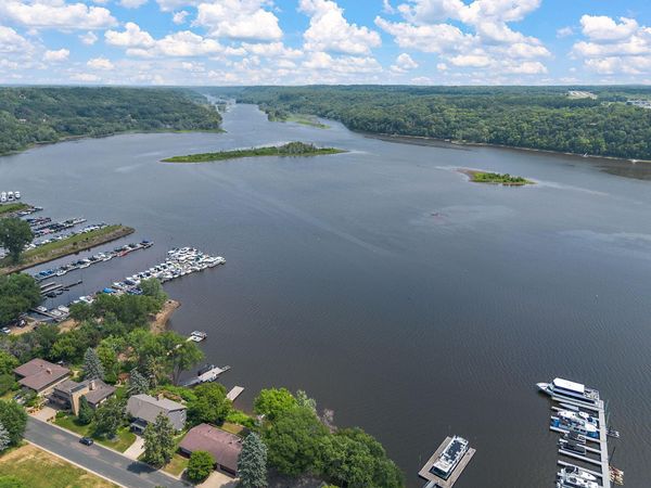 118 Lakeside Drive , Stillwater, MN 55082