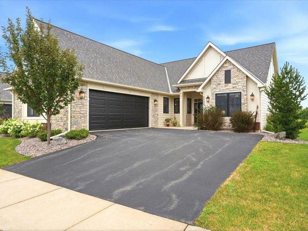 2302 Simply Living Lane, Hudson, WI 54016